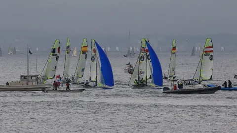 “亚冬会短道速滑女子3000米接力，中国队实现逆风翻盘夺冠”